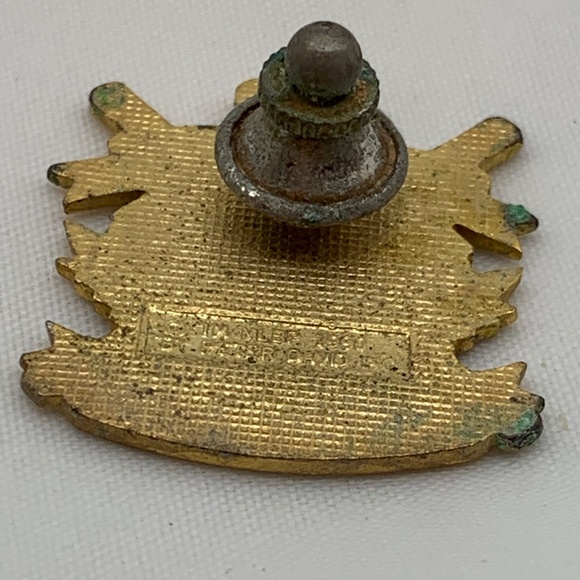 Vintage 90s New York Yankees Gold Tone Collectible Lapel Pin - Picture 9 of 10